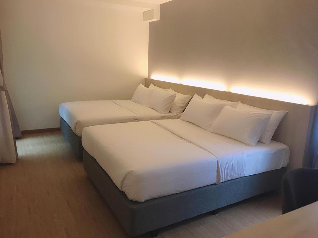 Miyabi Hotel Permas Johor Bahru Bagian luar foto