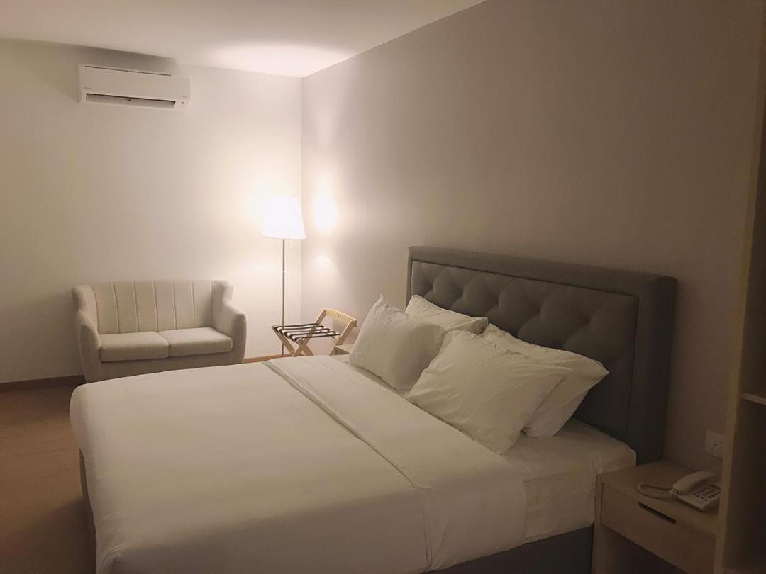 Miyabi Hotel Permas Johor Bahru Bagian luar foto